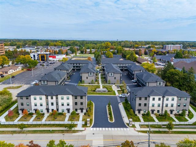 2829 Summers Place, Troy, MI 48084