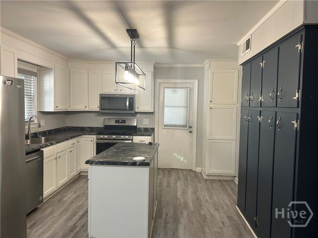 40 Azalea Avenue, Garden City, GA 31408