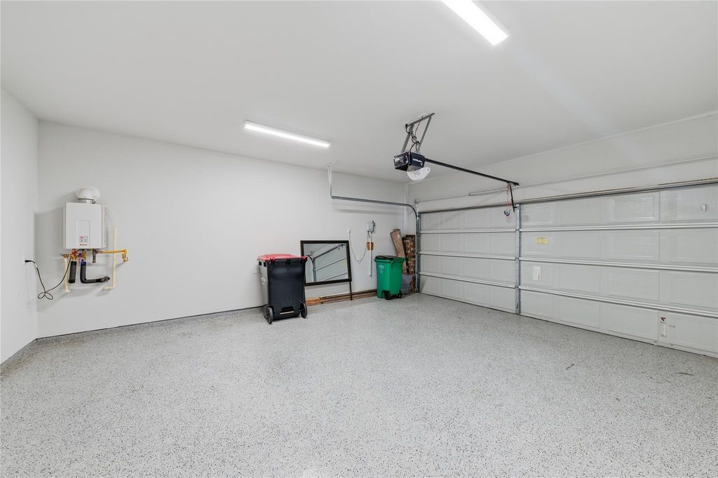 Image 10 of property listing at 7819 Wyndham Harbor Court, Richmond, TX 77407