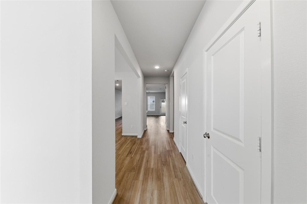 Image 11 of property listing at 7819 Wyndham Harbor Court, Richmond, TX 77407