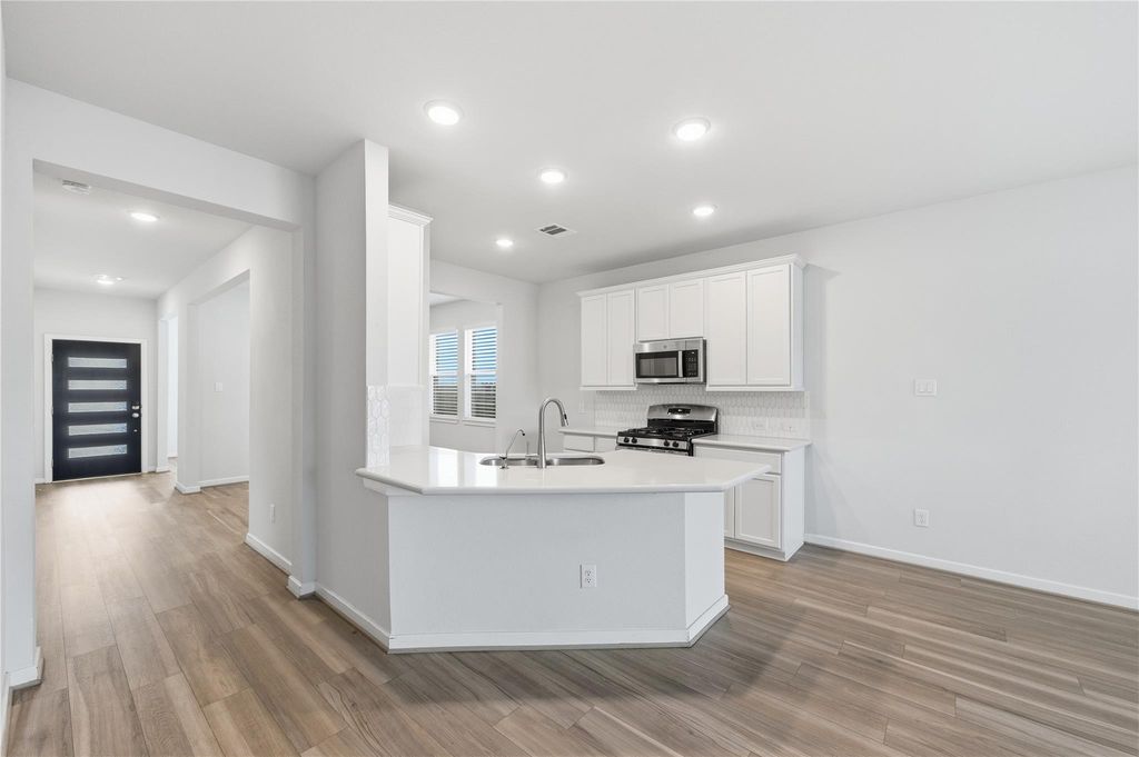 Image 15 of property listing at 7819 Wyndham Harbor Court, Richmond, TX 77407