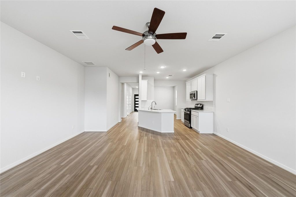 Image 18 of property listing at 7819 Wyndham Harbor Court, Richmond, TX 77407