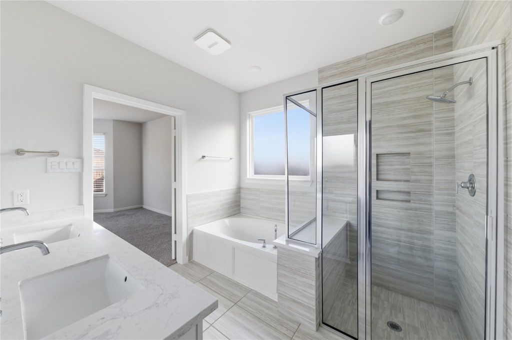 Image 27 of property listing at 7819 Wyndham Harbor Court, Richmond, TX 77407