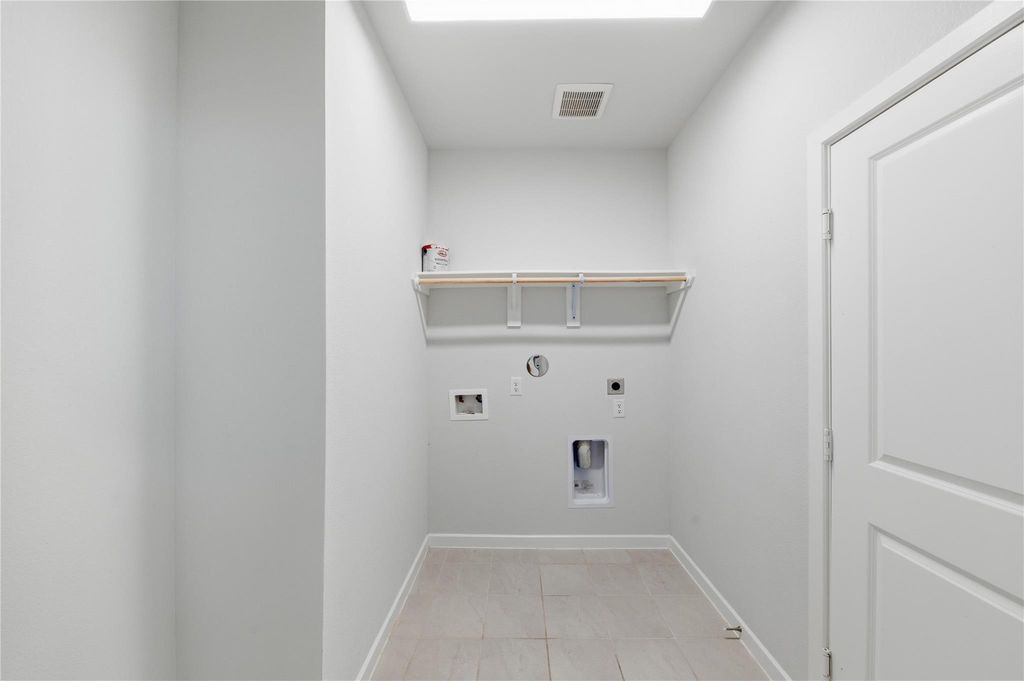 Image 9 of property listing at 7819 Wyndham Harbor Court, Richmond, TX 77407