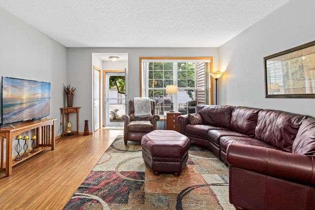 1947 Bluestem Lane, Shoreview, MN 55126