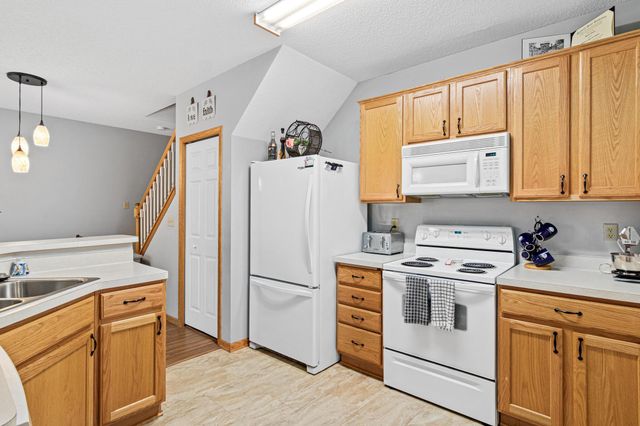 1947 Bluestem Lane, Shoreview, MN 55126