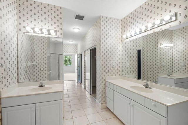 3954 HAMILTON CLUB CIRCLE 14, Sarasota, FL 34242