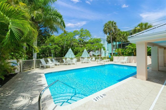 3954 HAMILTON CLUB CIRCLE 14, Sarasota, FL 34242