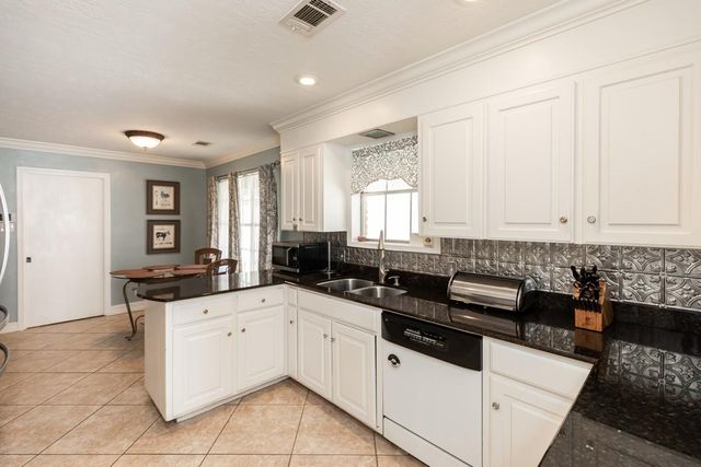 6030 Zenith Street, Beaumont, TX 77706