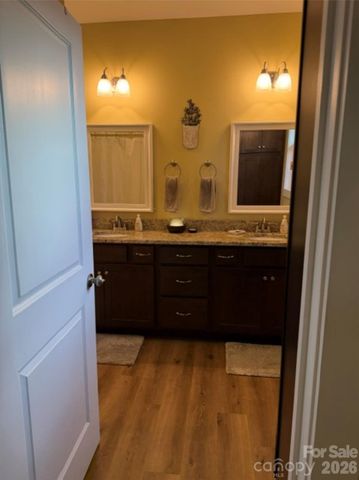 27 Day Lilly Court, Hendersonville, NC 28739