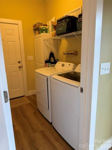 27 Day Lilly Court, Hendersonville, NC 28739