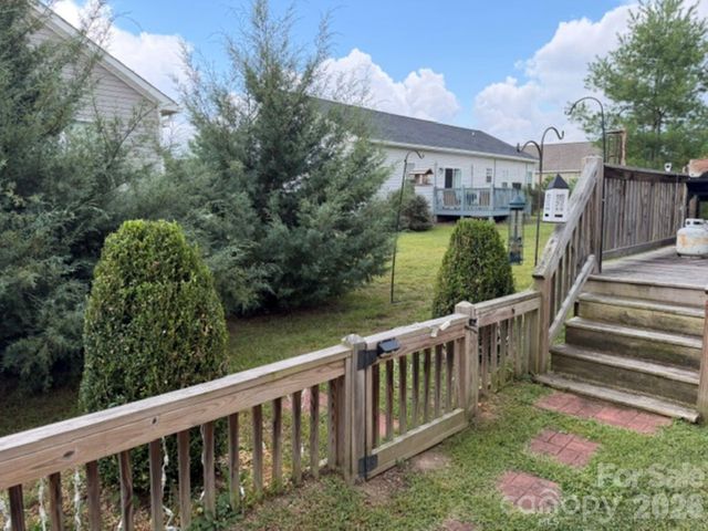 27 Day Lilly Court, Hendersonville, NC 28739
