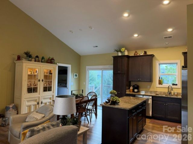 27 Day Lilly Court, Hendersonville, NC 28739