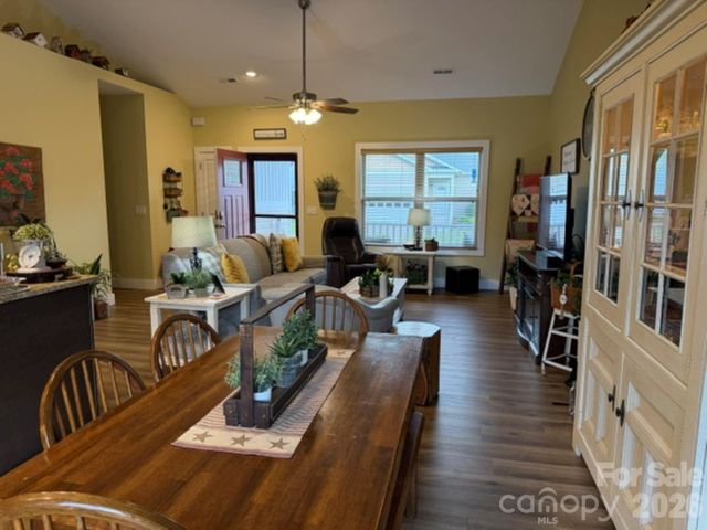 27 Day Lilly Court, Hendersonville, NC 28739