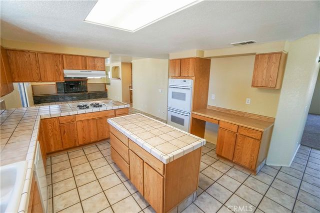 18633 Kamana, Apple Valley, CA 92307