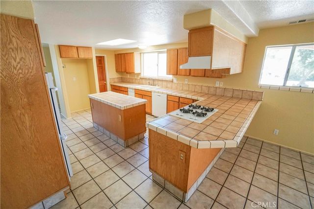 18633 Kamana, Apple Valley, CA 92307