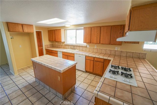 18633 Kamana, Apple Valley, CA 92307