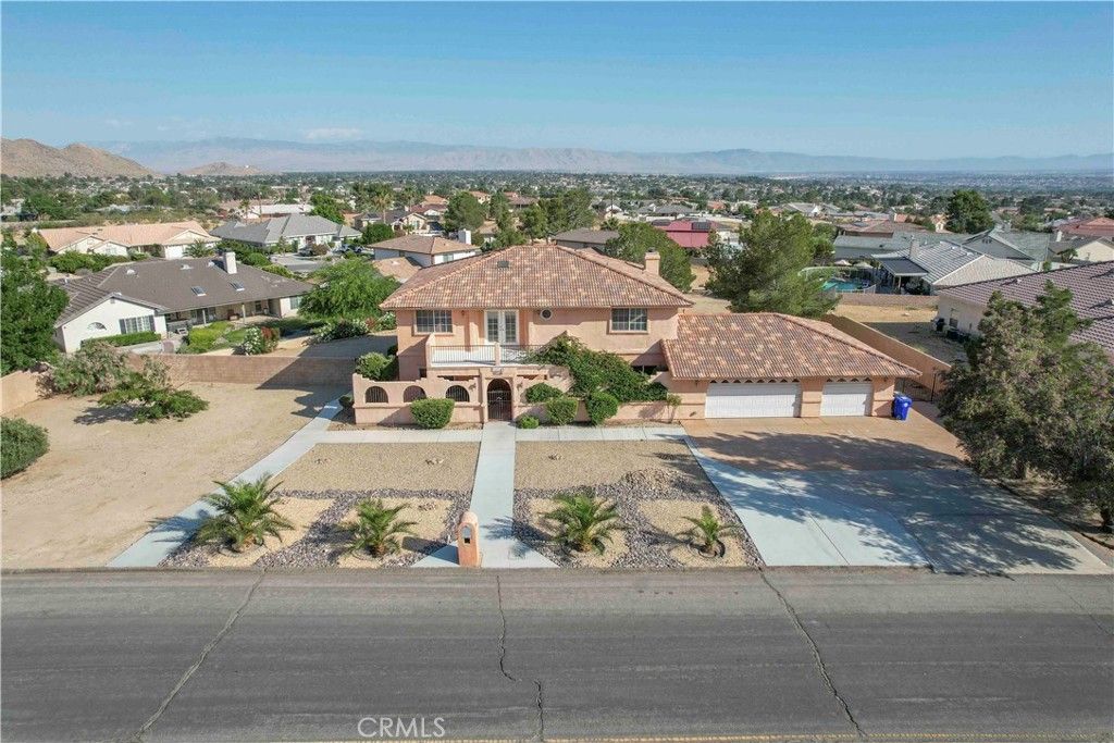 Image 1 of property listing at 18633 Kamana, Apple Valley, CA 92307