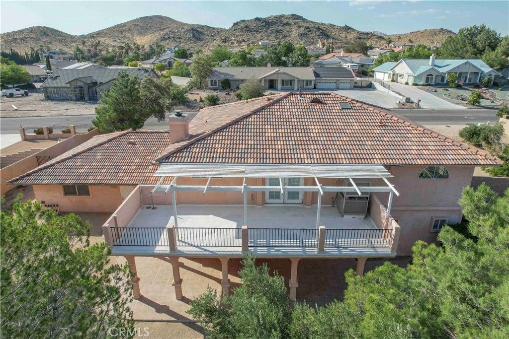 Image 6 of property listing at 18633 Kamana, Apple Valley, CA 92307
