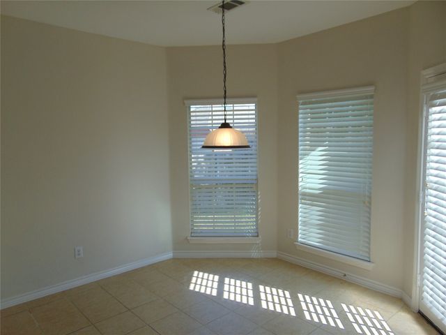 212 Crystal Lake Drive, Desoto, TX 75115