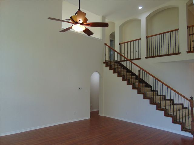 212 Crystal Lake Drive, Desoto, TX 75115