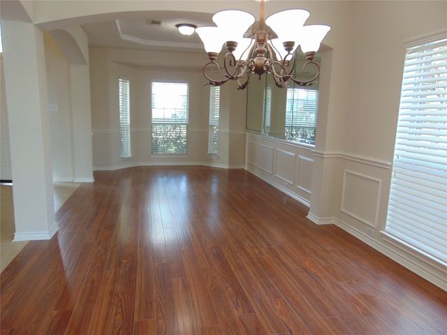 212 Crystal Lake Drive, Desoto, TX 75115