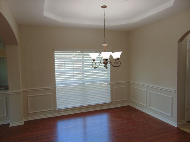 212 Crystal Lake Drive, Desoto, TX 75115