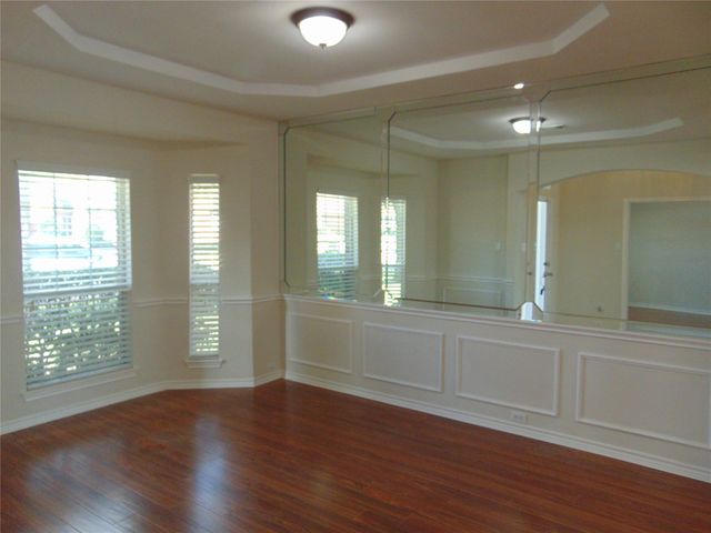 212 Crystal Lake Drive, Desoto, TX 75115