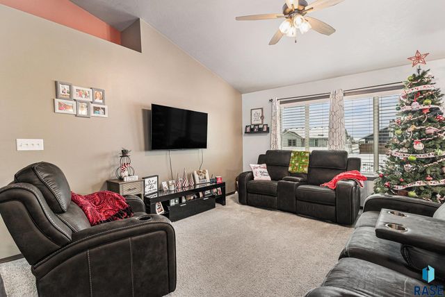 612 Prairieside Trl Trail, Harrisburg, SD 57032