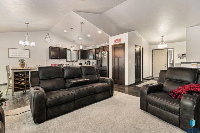 612 Prairieside Trl Trail, Harrisburg, SD 57032