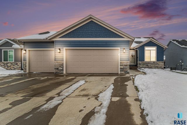 612 Prairieside Trl Trail, Harrisburg, SD 57032