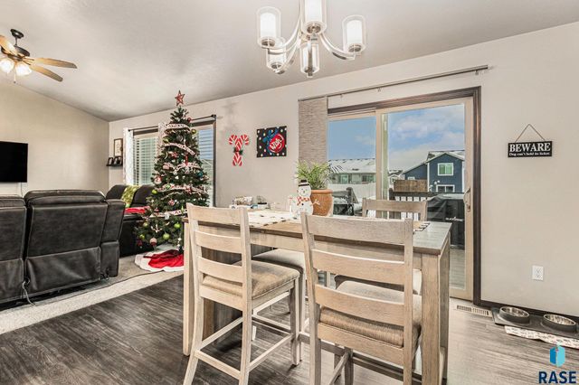 612 Prairieside Trl Trail, Harrisburg, SD 57032