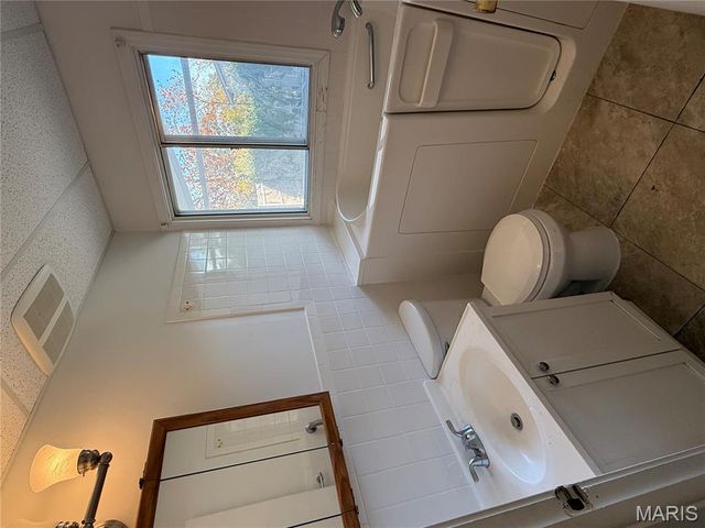 812 Kehrs Mill Road, Ballwin, MO 63011