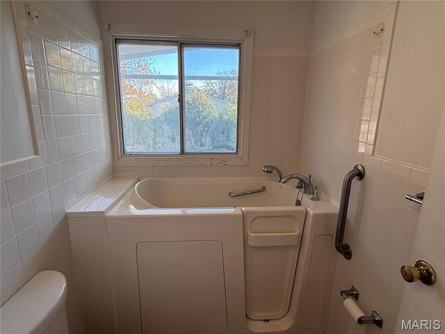 812 Kehrs Mill Road, Ballwin, MO 63011