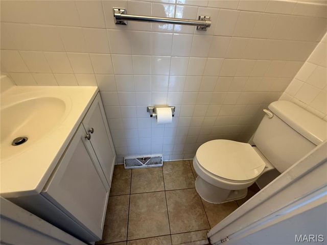 812 Kehrs Mill Road, Ballwin, MO 63011