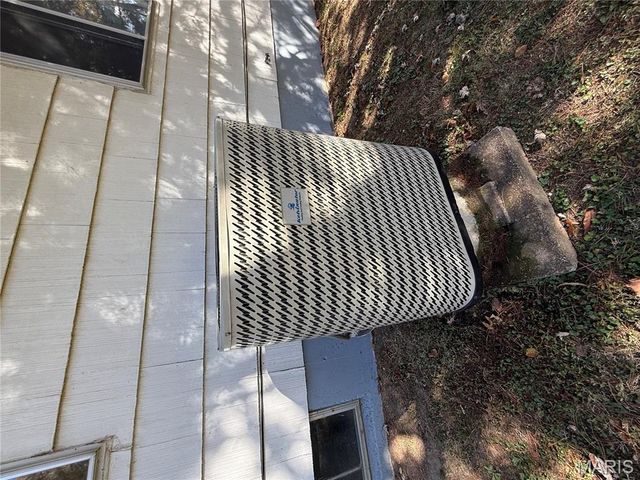 812 Kehrs Mill Road, Ballwin, MO 63011