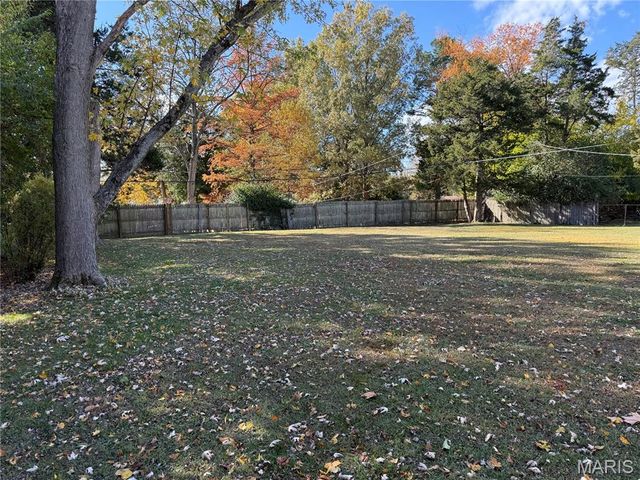 812 Kehrs Mill Road, Ballwin, MO 63011