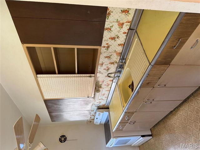 812 Kehrs Mill Road, Ballwin, MO 63011