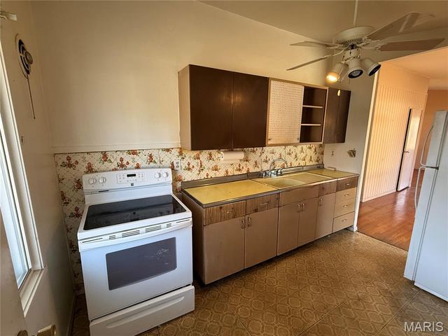 812 Kehrs Mill Road, Ballwin, MO 63011