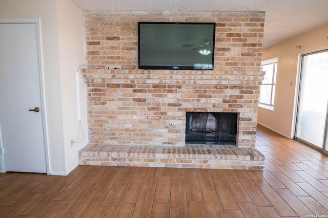 648 FERN MEADOW DR, Universal City, TX 78148