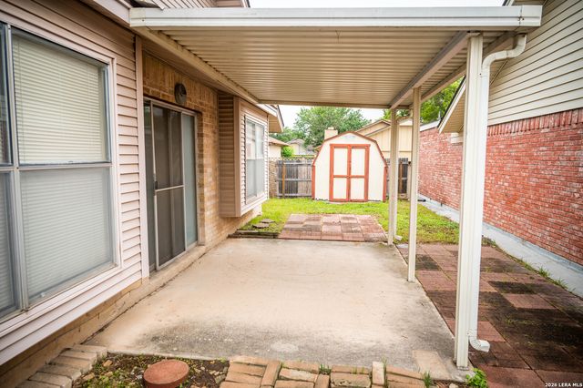 648 FERN MEADOW DR, Universal City, TX 78148