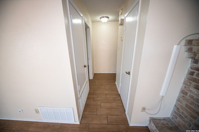 648 FERN MEADOW DR, Universal City, TX 78148