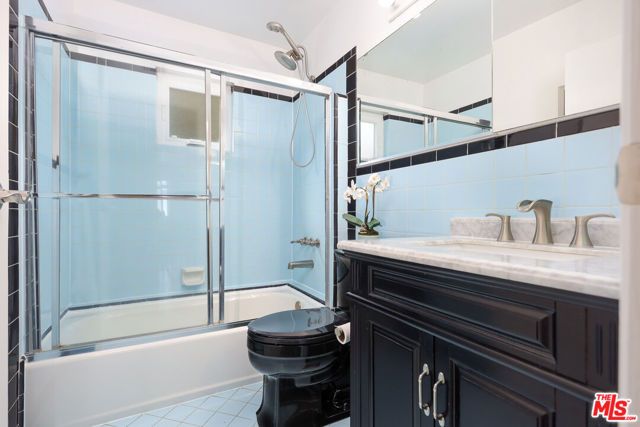 3247 Descanso Drive, Los Angeles, CA 90026