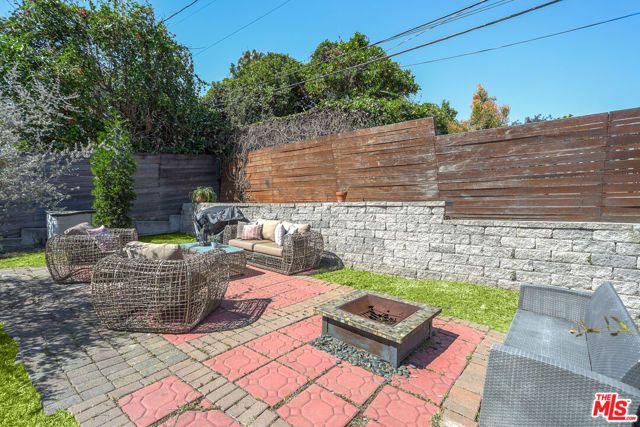 3247 Descanso Drive, Los Angeles, CA 90026