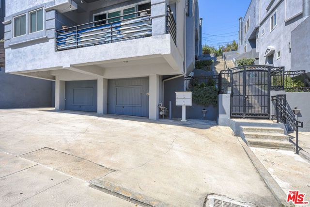 3247 Descanso Drive, Los Angeles, CA 90026