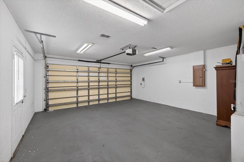 Image 12 of property listing at 5501 MARINER BOULEVARD, Spring Hill, FL 34609