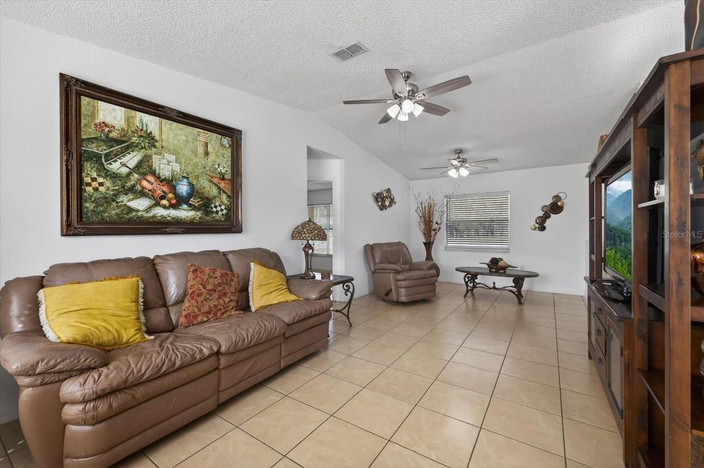 Image 15 of property listing at 5501 MARINER BOULEVARD, Spring Hill, FL 34609