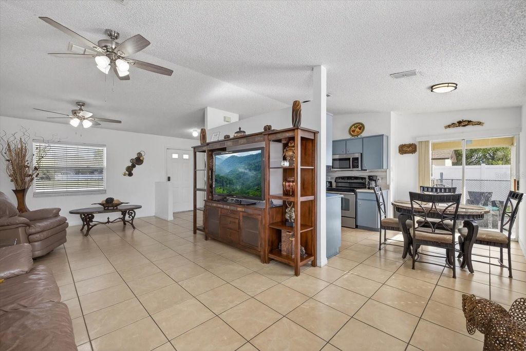 Image 16 of property listing at 5501 MARINER BOULEVARD, Spring Hill, FL 34609