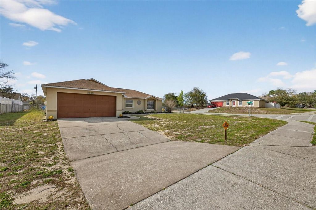 Image 7 of property listing at 5501 MARINER BOULEVARD, Spring Hill, FL 34609