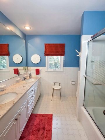 776 Upper Colonial Drive, Mendota Heights, MN 55118